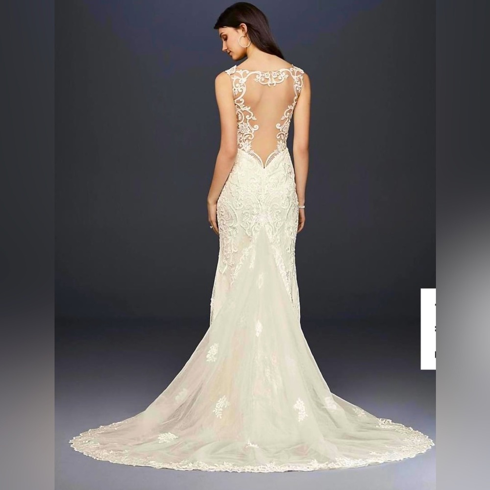 Galina Signature Lace Plunge Open Back and Train Ivory Wedding Dress Size 2